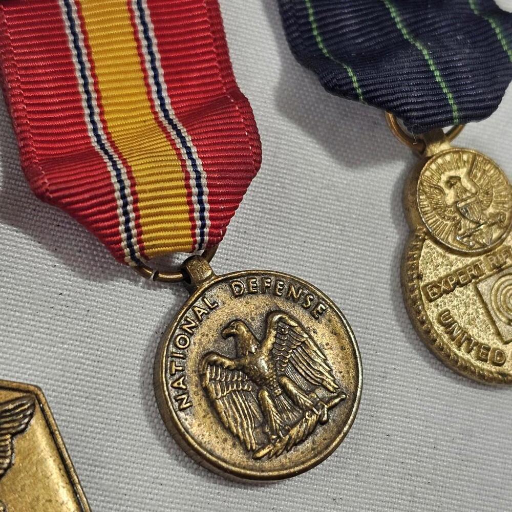 Vintage US Navy Milita Miniature Dinner Dress Unifor Medals Expert Pistol Rifle - Picture 4 of 12